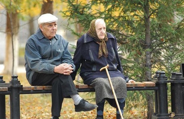 azerbaycanda-qadinlarin-pensiya-yasi-artacaq