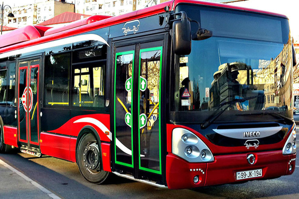bakida-avtobuslarda-yenilik
