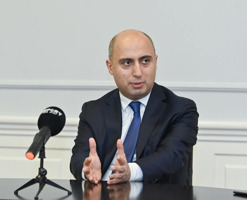 sagird-yaxsi-oyrenmirse-muellime-niye-maas-vermeliyik